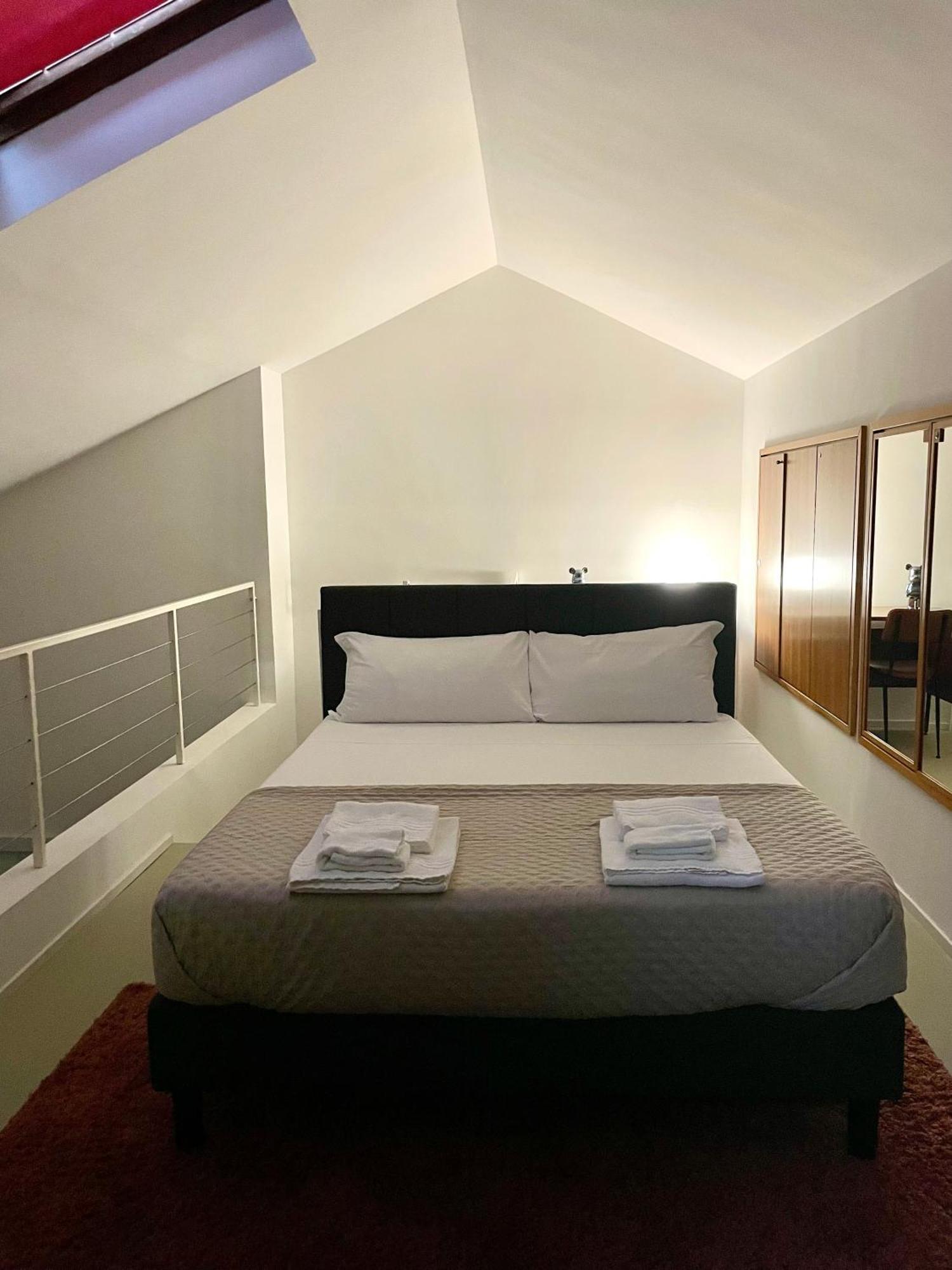 149 Borgo Ticino Suite Attico Di Lusso Con Terrazzo E Parking Privato Павия Екстериор снимка